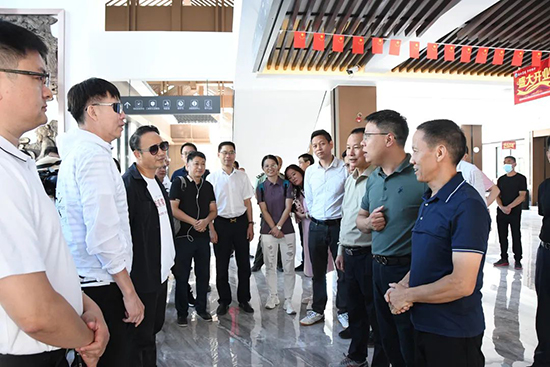 13 振興茶產(chǎn)業(yè) 媒體來助力  廈門市安溪商會組織媒體記者走進(jìn)安溪茶鄉(xiāng)919.png